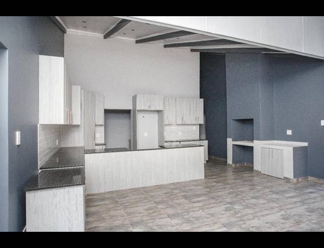 3 BEDROOM TOWNHOUSE FOR SALE IN ISLAND VIEW